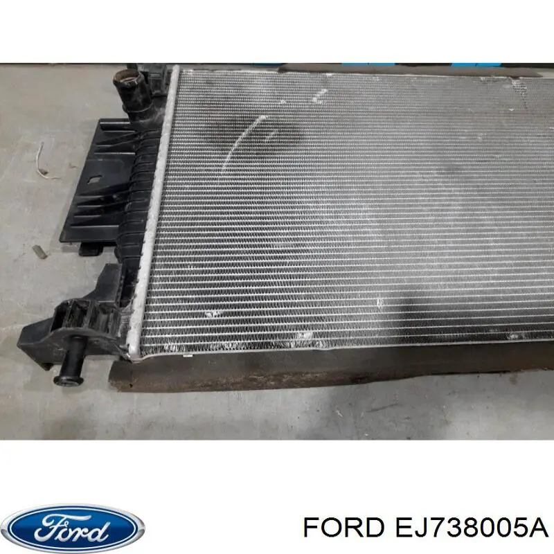 EJ738005A Ford Radiador de esfriamento de motor