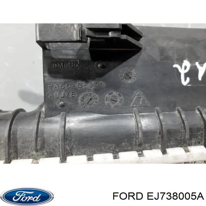 EJ738005A Ford Radiador de esfriamento de motor