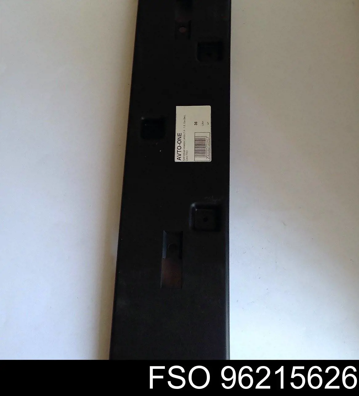Painel de fixação de matrícula dianteira General Motors 2807015 preço, a partir de 4,05 USD