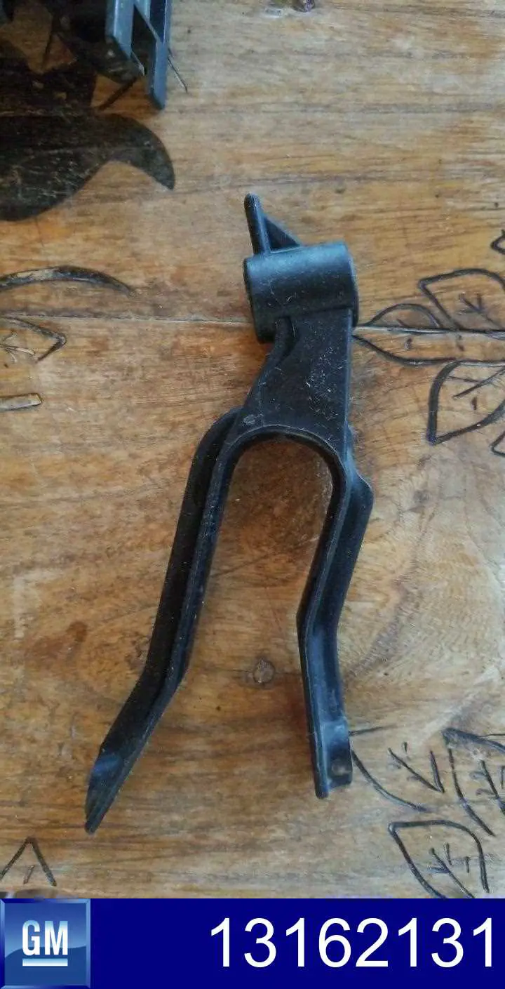 Consola do radiador superior Opel 6310611 preço, a partir de 9,32 USD