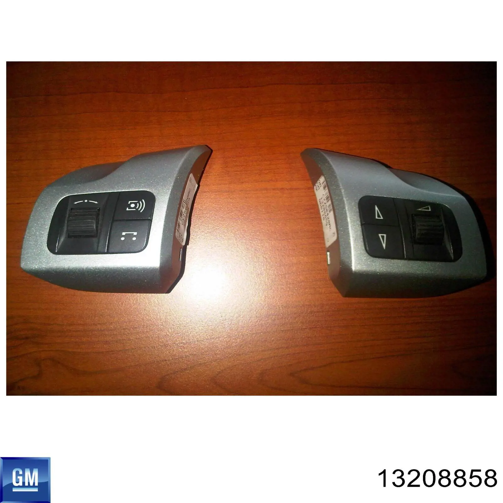 Unidade de interruptores de botão do volante de direção General Motors 13208858 preço, a partir de 45,97 USD