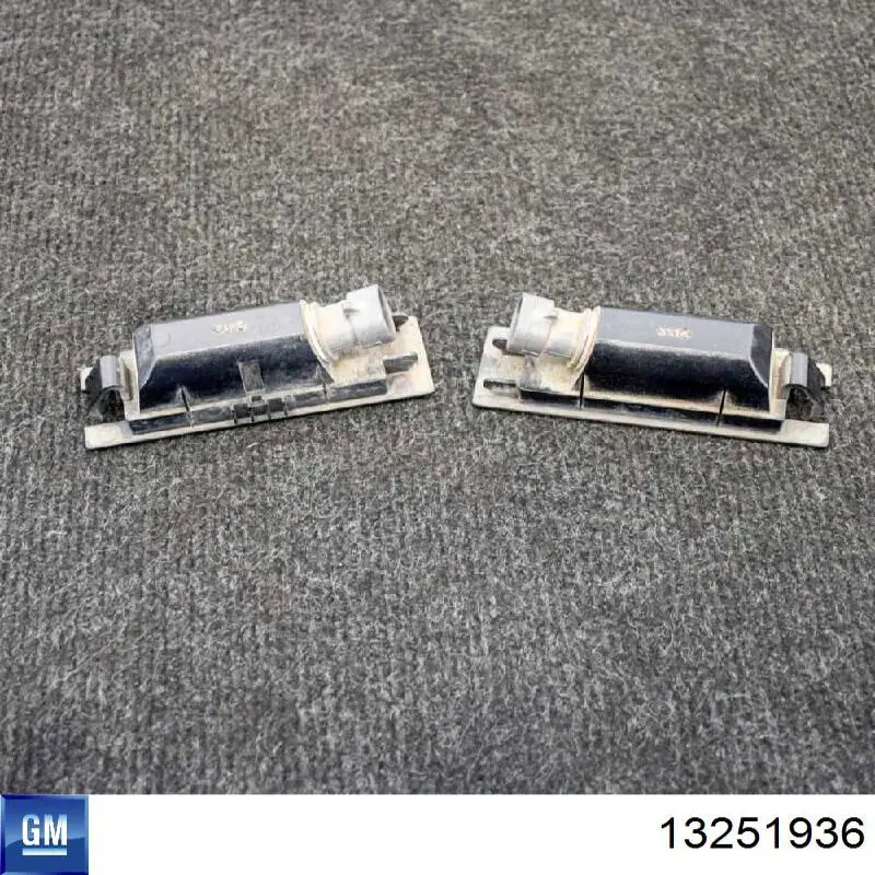 Lanterna da luz de fundo de matrícula traseira Magneti Marelli LLI740 preço, a partir de 12,50 USD