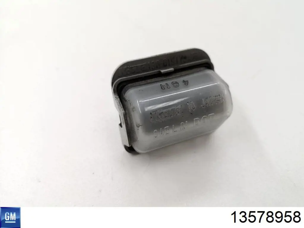 Compre 13578958 General Motors Lanterna da luz de fundo de matrícula traseira