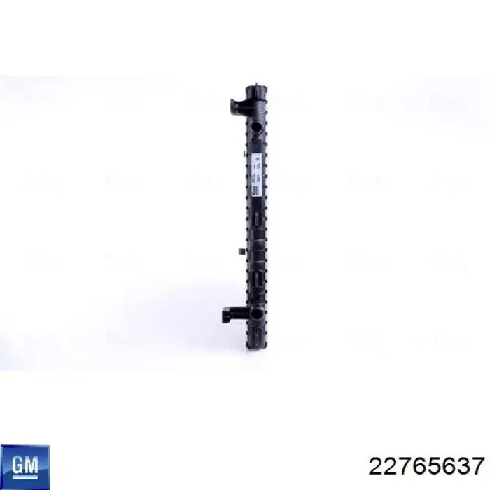 Radiador de esfriamento de motor 22765637 General Motors