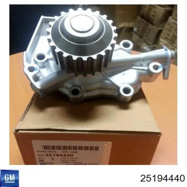 Bomba de água (bomba) de esfriamento General Motors 25194440 preço, a partir de 102,11 USD