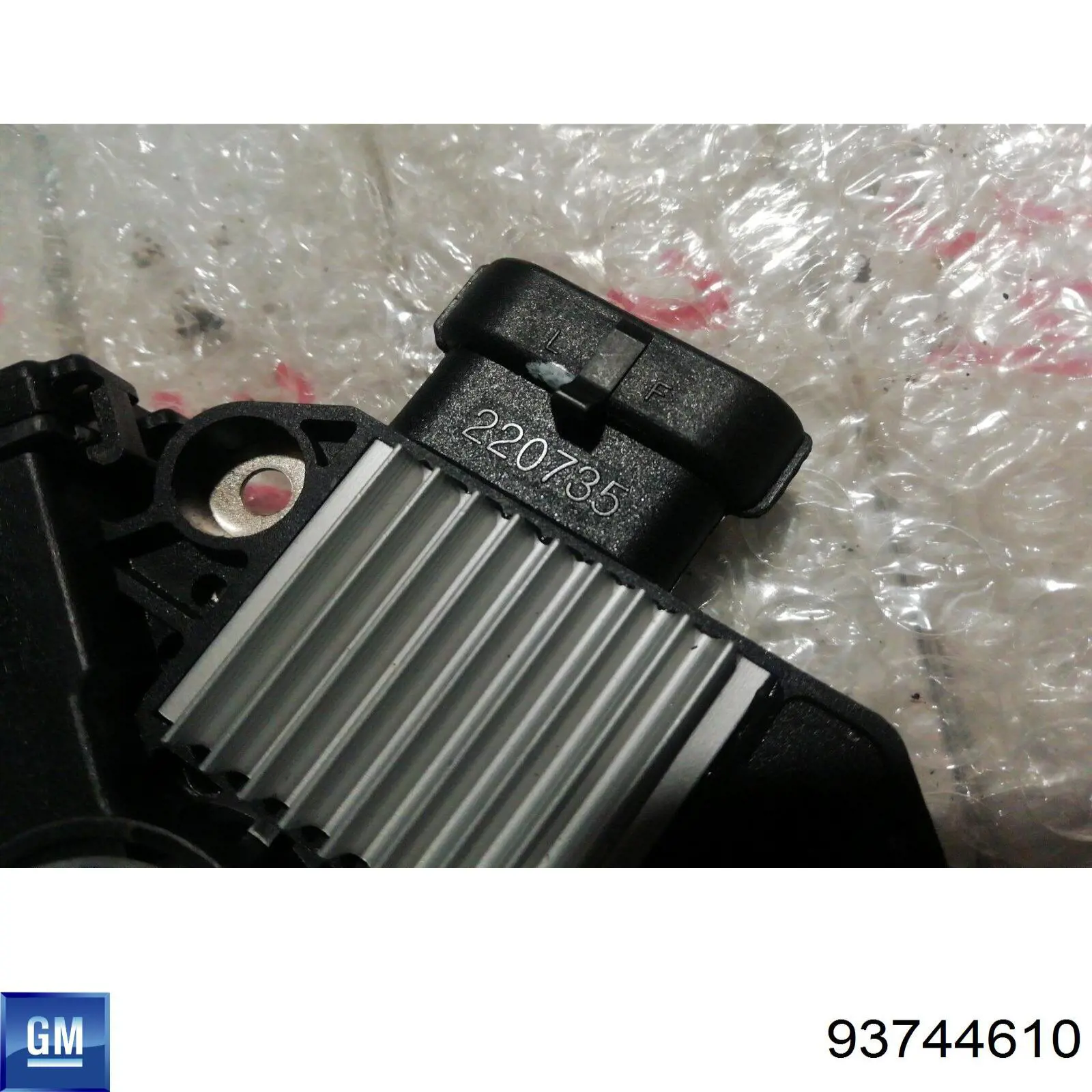 Compre 93744610 General Motors Relê-regulador do gerador (relê de carregamento)