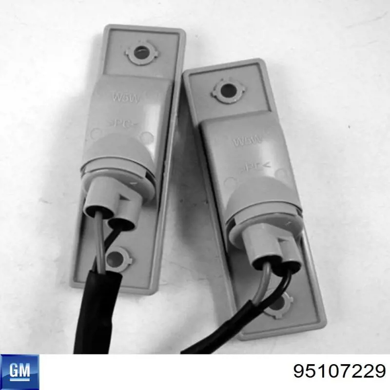 Lanterna da luz de fundo de matrícula traseira General Motors 95107229 preço, a partir de 48,35 USD