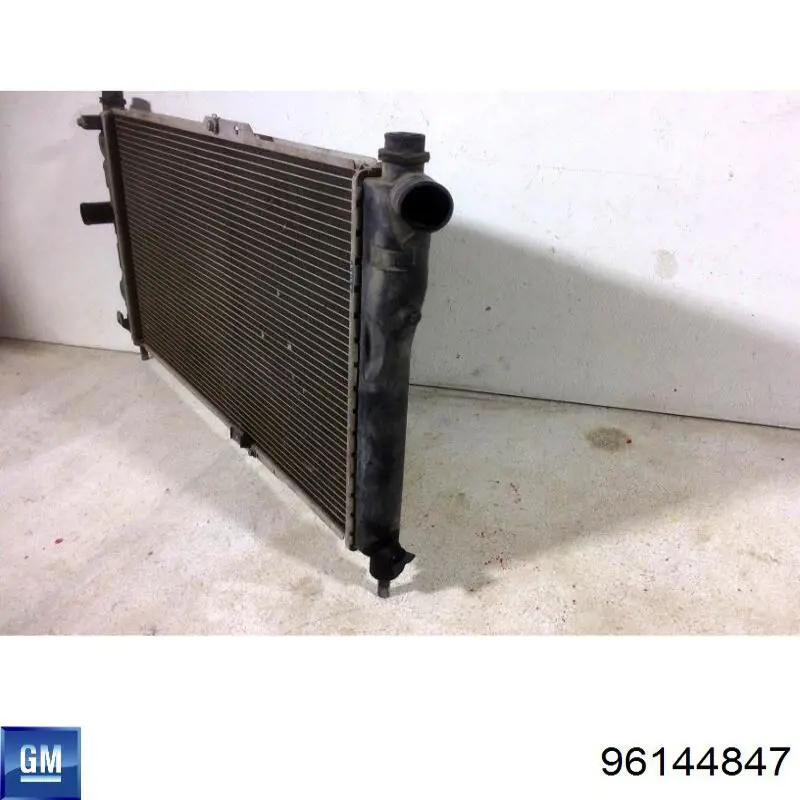 Radiador de esfriamento de motor General Motors 96144847 preço, a partir de 70,28 USD