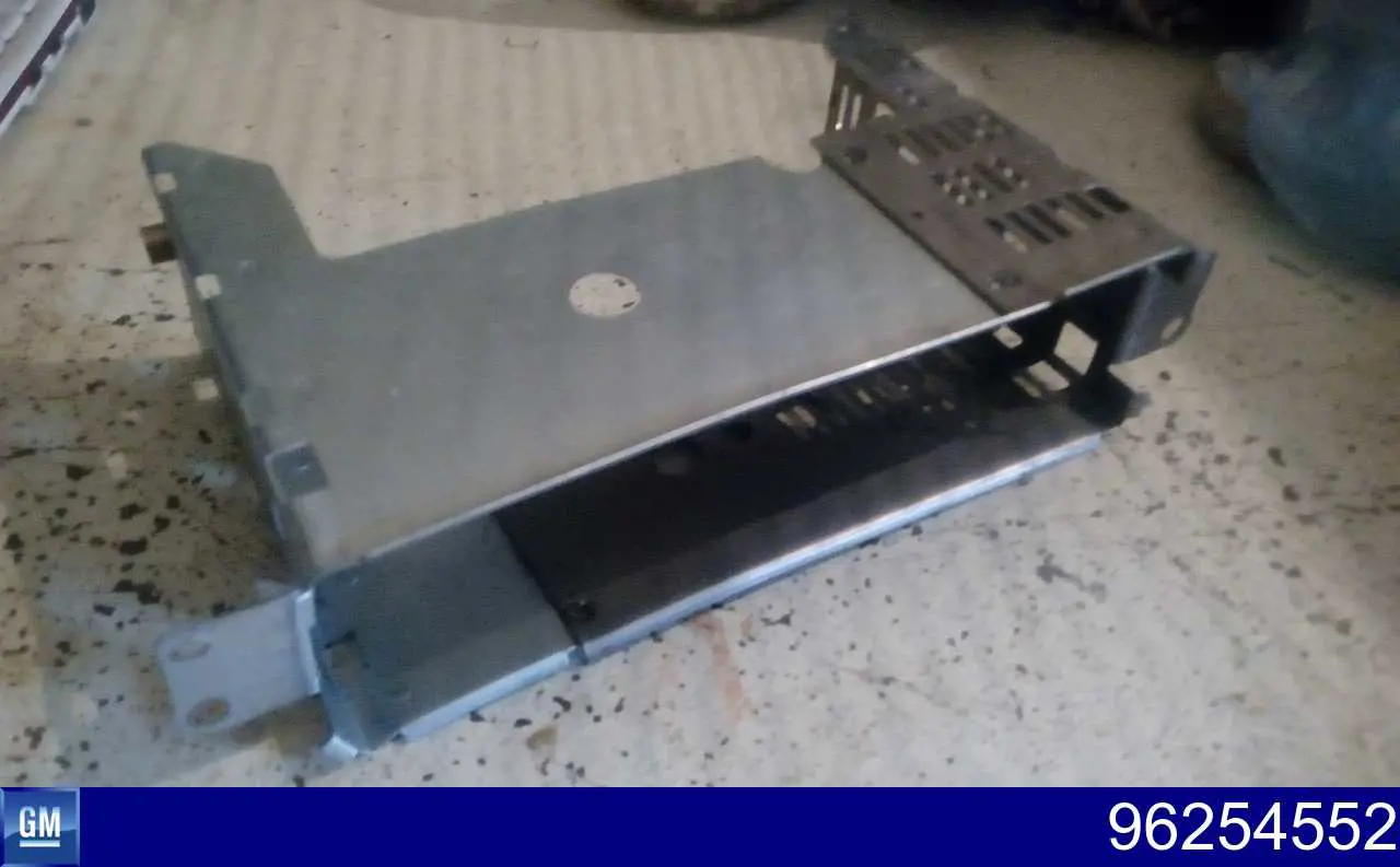 Poço de aparelhagem de som General Motors 96254552 preço, a partir de 18,33 USD