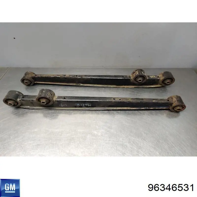 Braço oscilante (tração) longitudinal inferior esquerdo/direito de suspensão traseira General Motors 96346531 preço, a partir de 58,56 USD