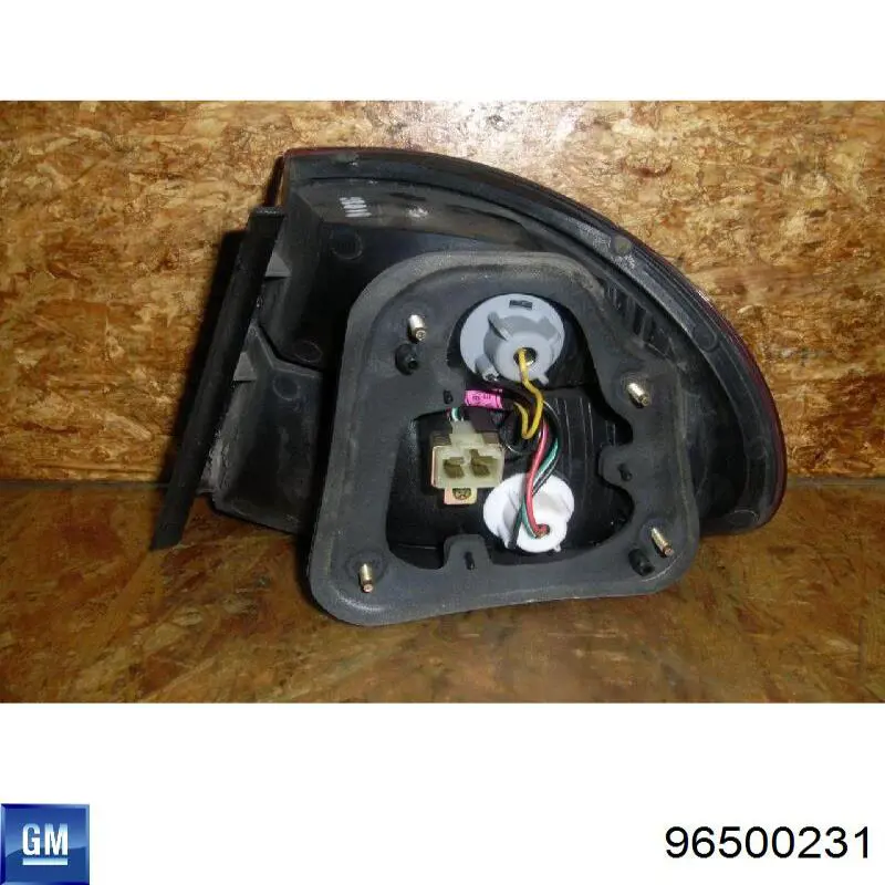 96500231 General Motors Lanterna traseira esquerda externa