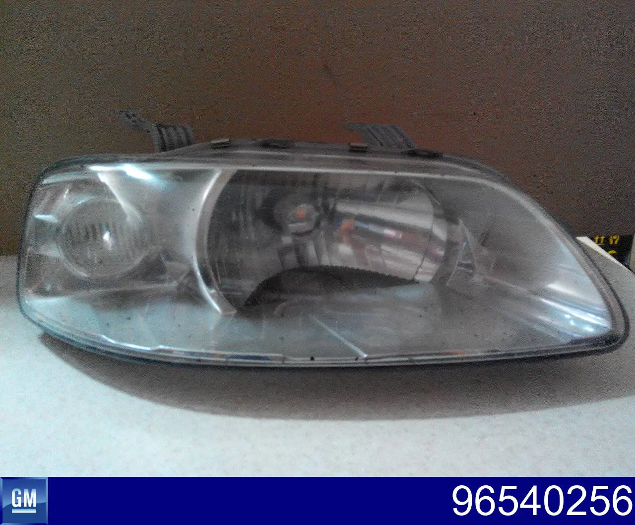 96540256 General Motors Luz direita