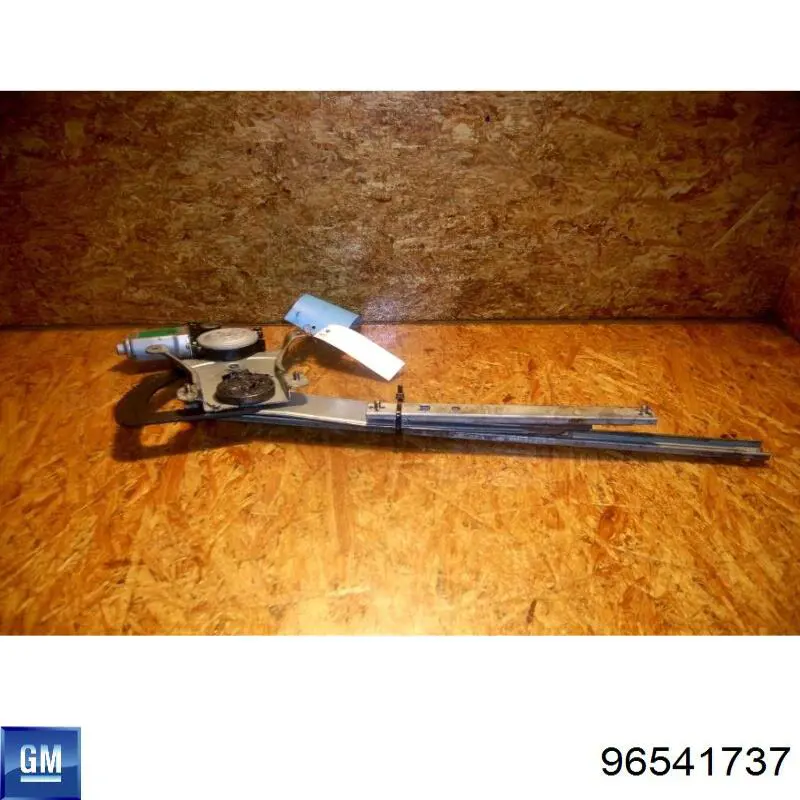 Motor de acionamento de vidro da porta dianteira esquerda General Motors 96541737 preço, a partir de 51,08 USD