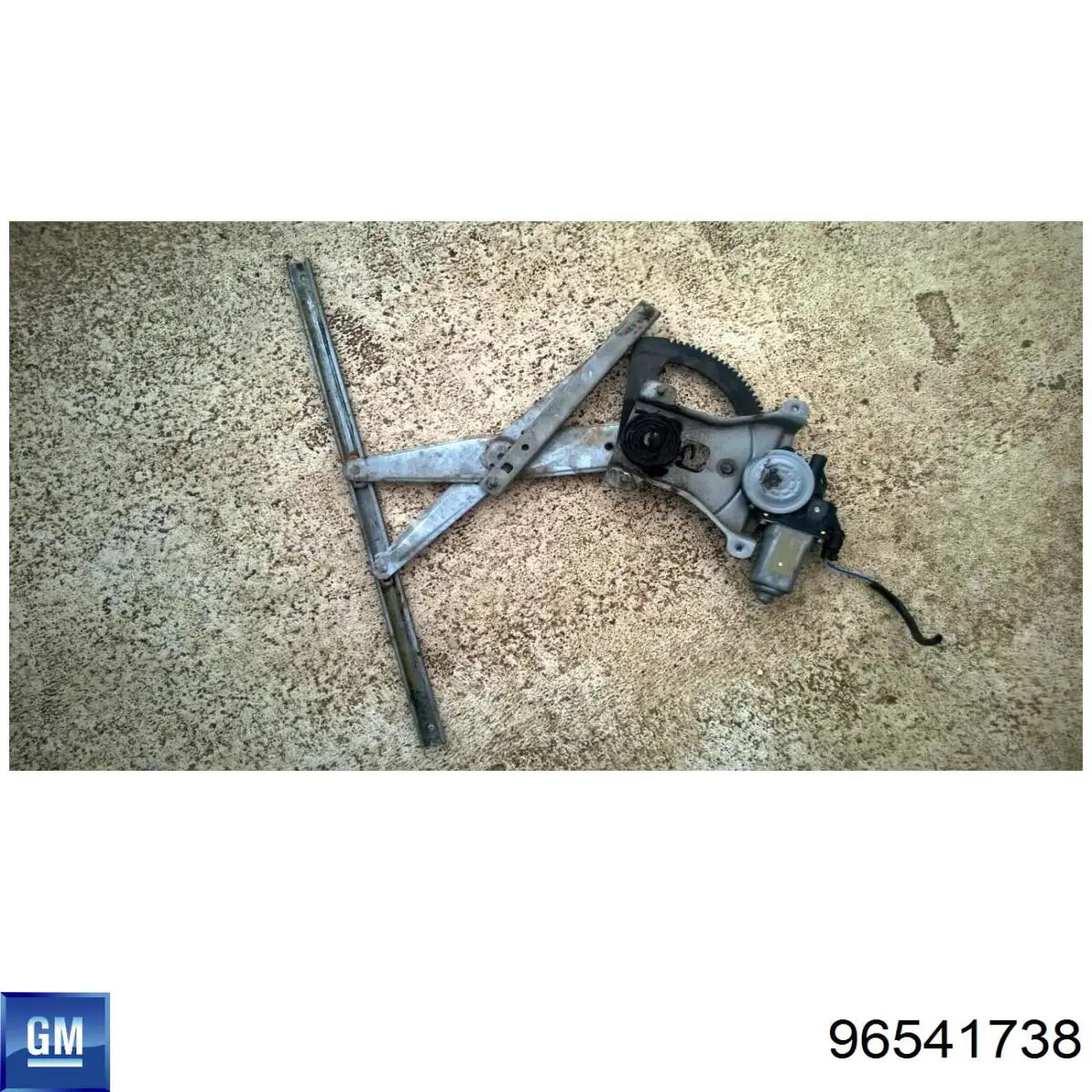 Motor de acionamento de vidro da porta dianteira direita General Motors 96879740 preço, a partir de 47,75 USD