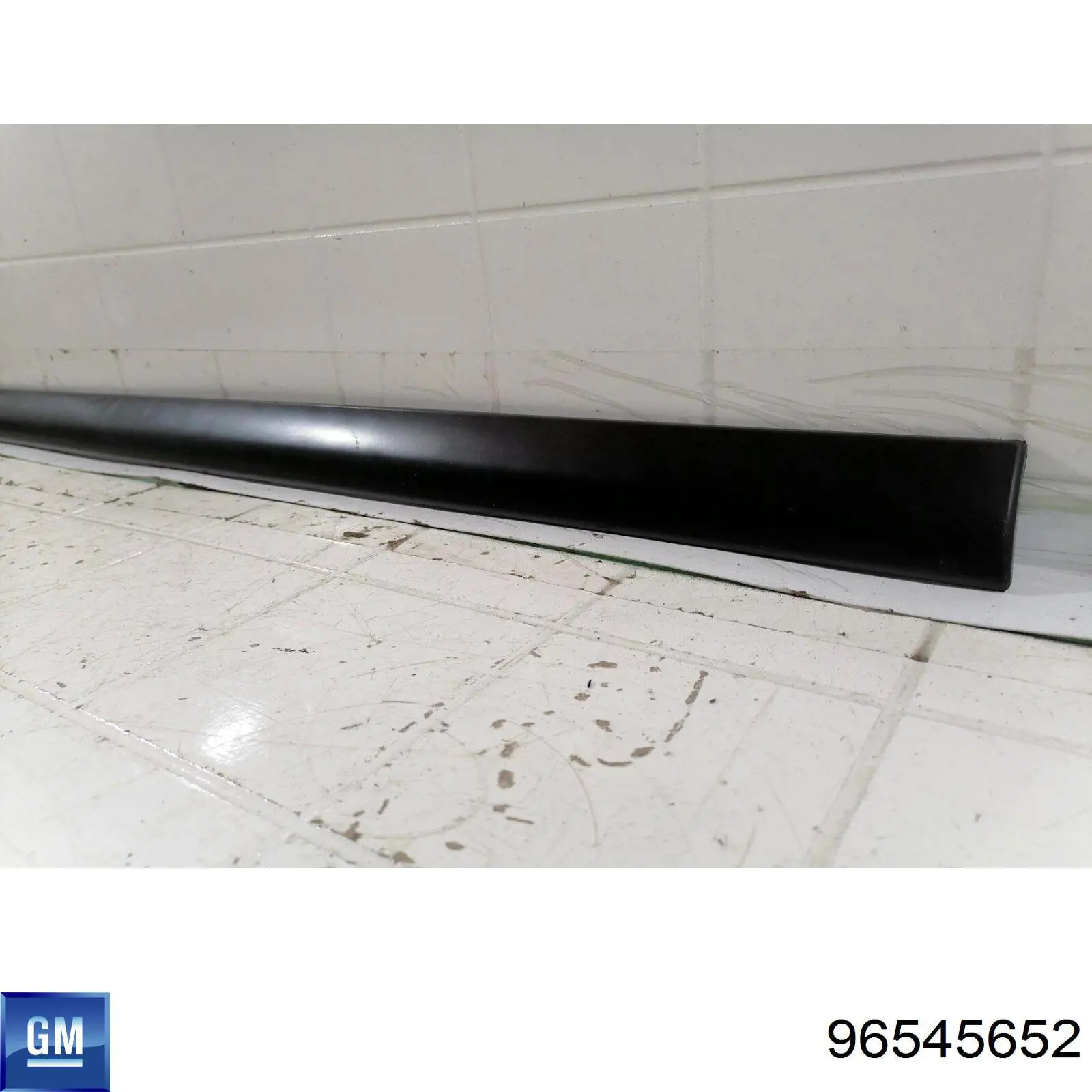 Moldura da porta dianteira direita General Motors 96545652 preço, a partir de 33,20 USD