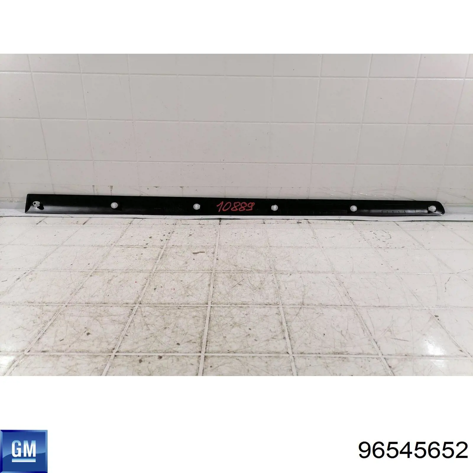 96545652 General Motors Moldura da porta dianteira direita