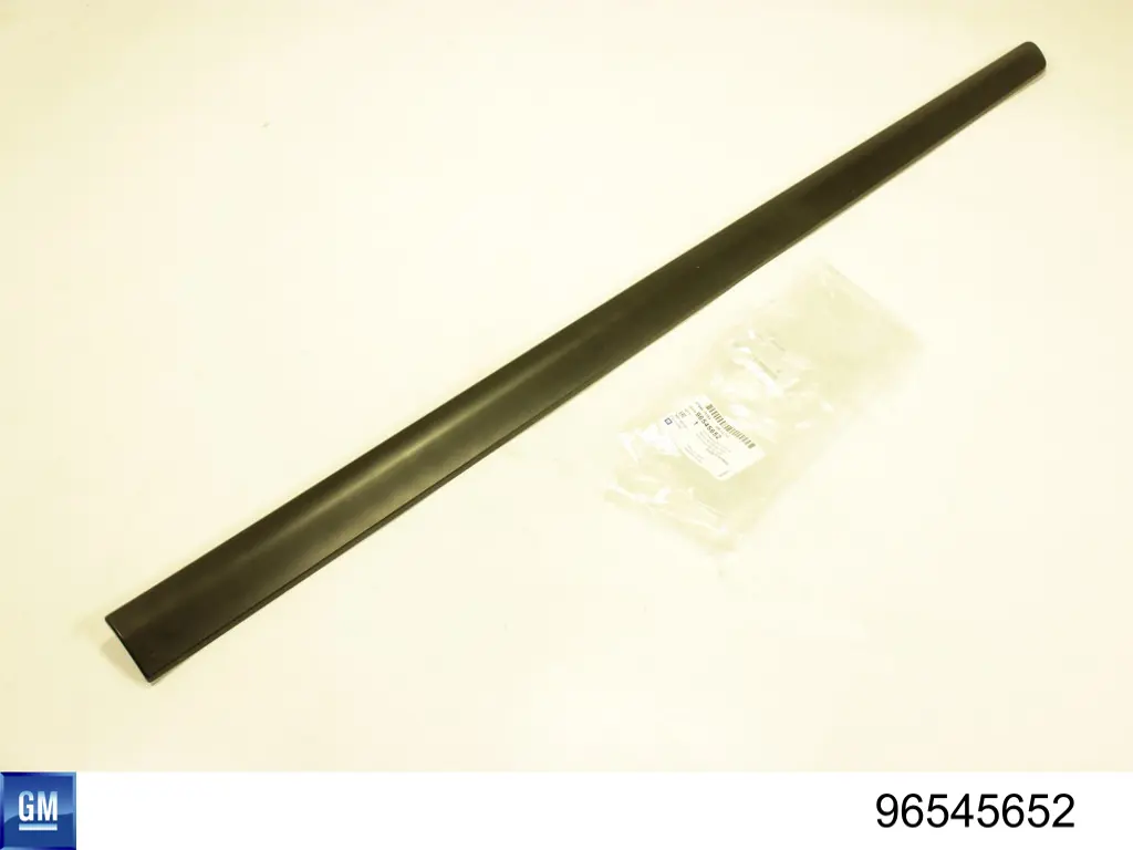 Compre 96545652 General Motors Moldura da porta dianteira direita