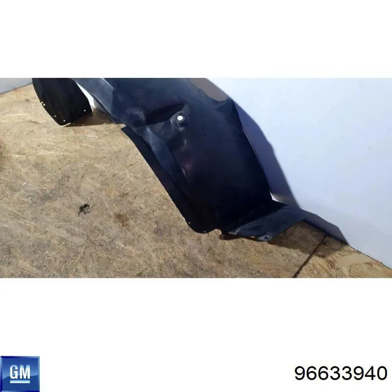Guarda-barras direito do pára-lama dianteiro para Chevrolet Epica II V250