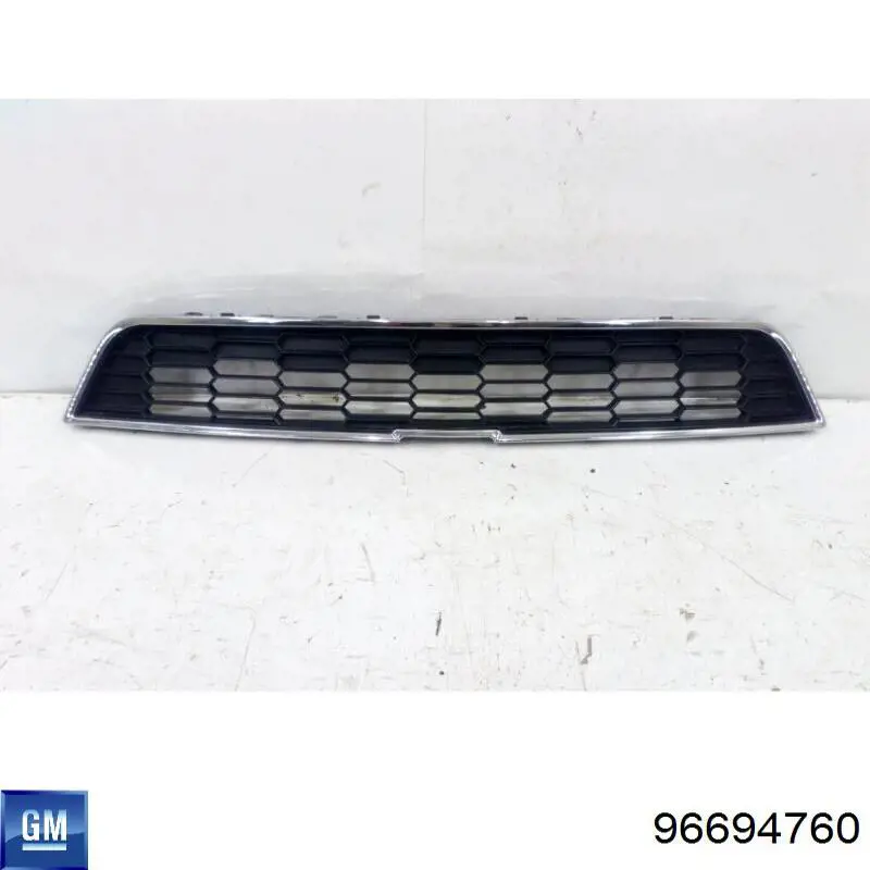 Grelha do radiador Chevrolet Aveo III T300