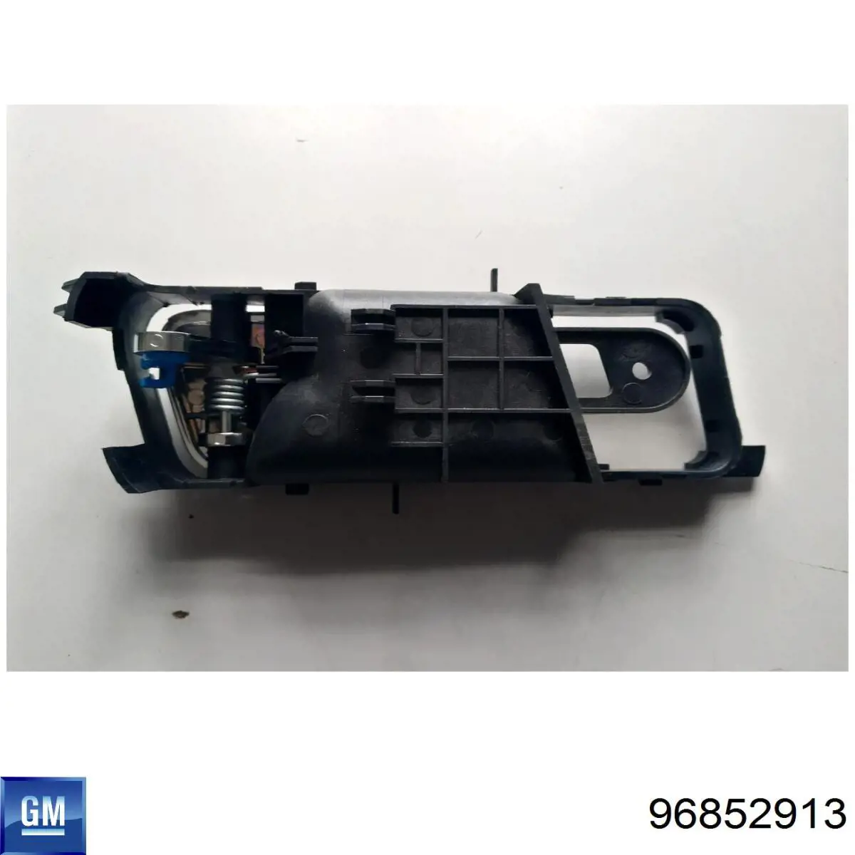 Maçaneta interna esquerda da porta traseira 96852913 General Motors