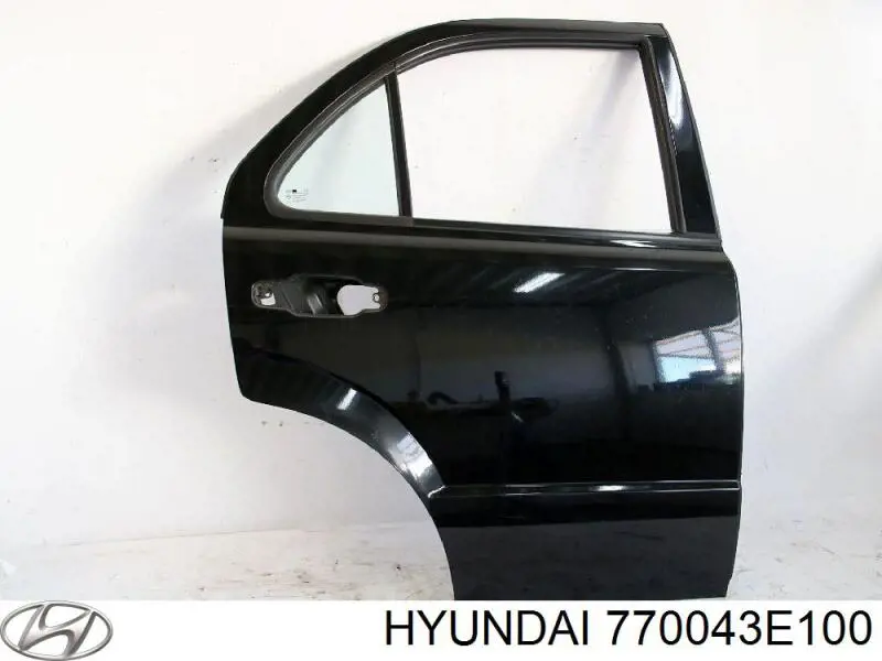 770043E011 Hyundai/Kia Porta traseira direita