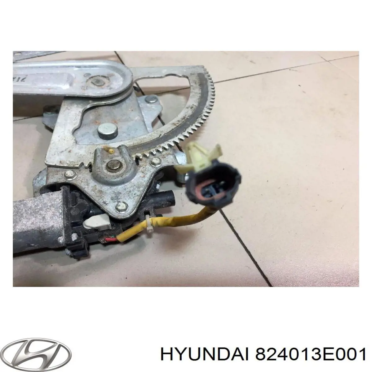 Compre 824013E002 Hyundai/Kia Mecanismo de acionamento de vidro da porta dianteira esquerda