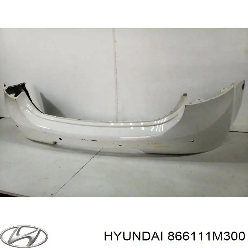 866111M300 Hyundai/Kia Pára-choque traseiro