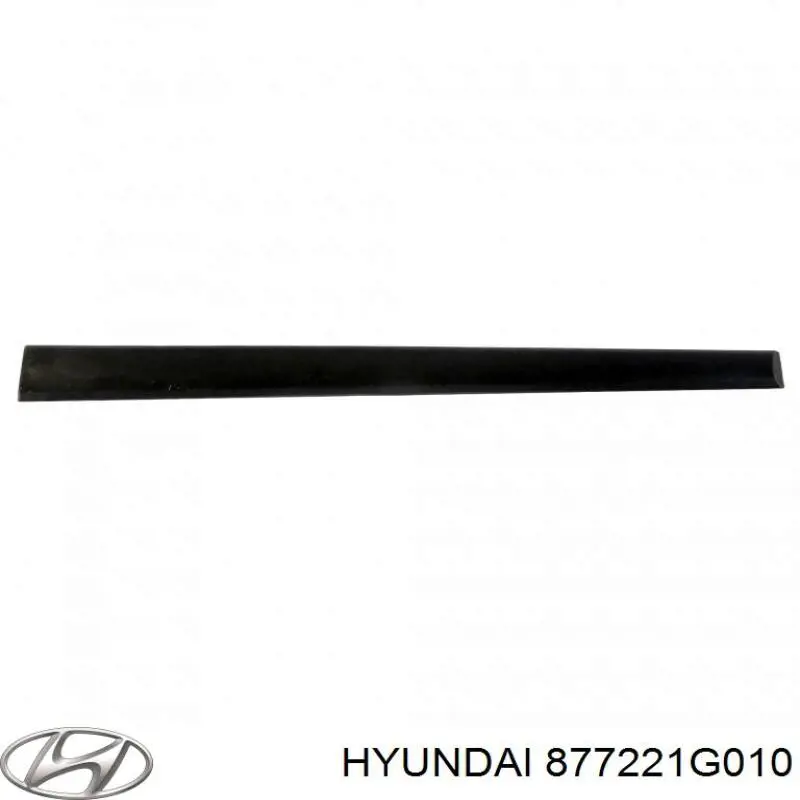 877221G010 Hyundai/Kia Moldura da porta dianteira direita