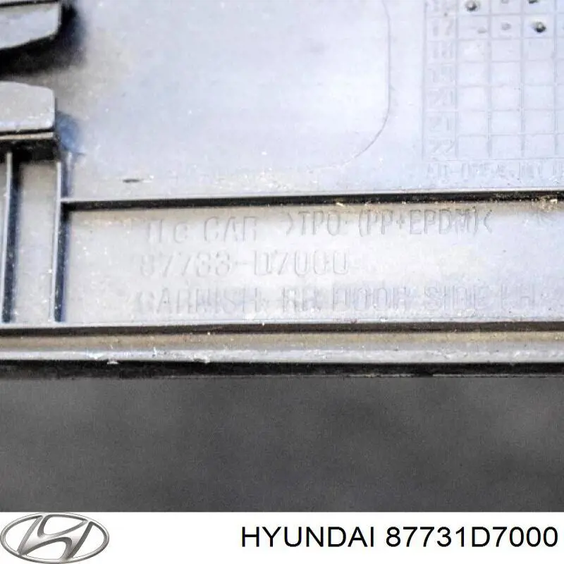 87731D7000 Hyundai/Kia Moldura da porta traseira esquerda