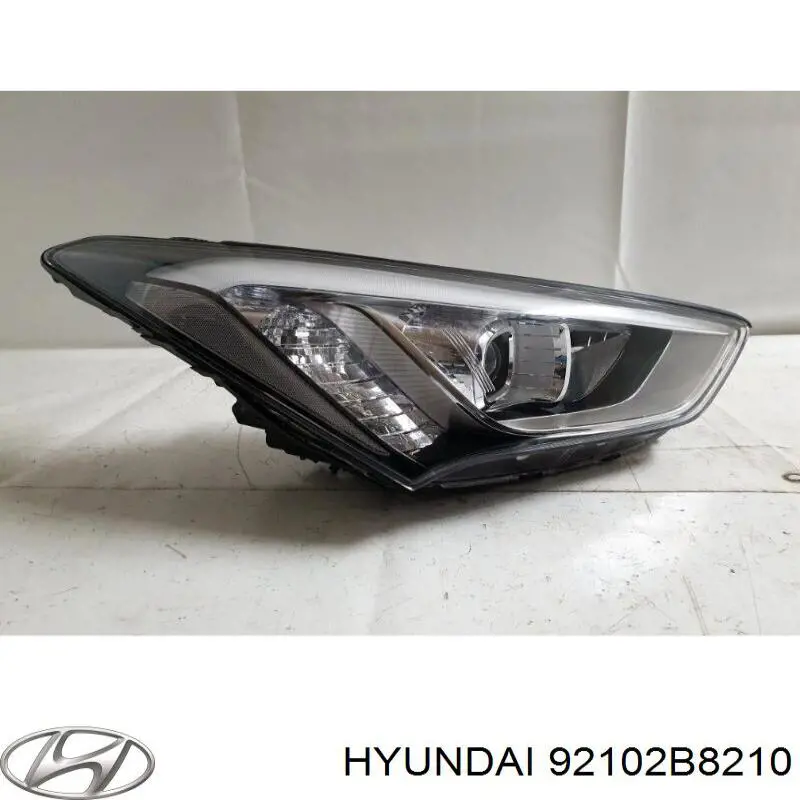 Luz direita 92102B8210 Hyundai/Kia