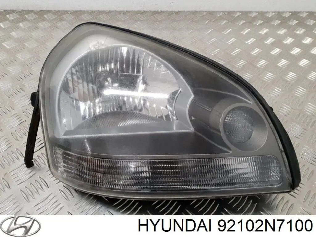 92102N7100 Hyundai/Kia Luz direita