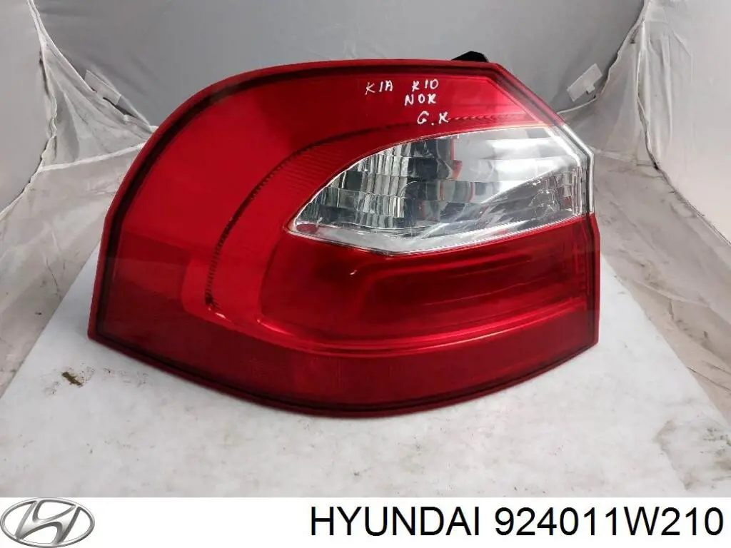 924011W210 Hyundai/Kia Lanterna traseira esquerda externa