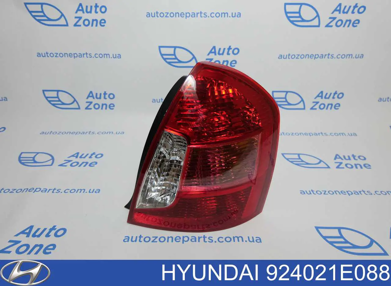 924021E088 Hyundai/Kia Lanterna traseira direita