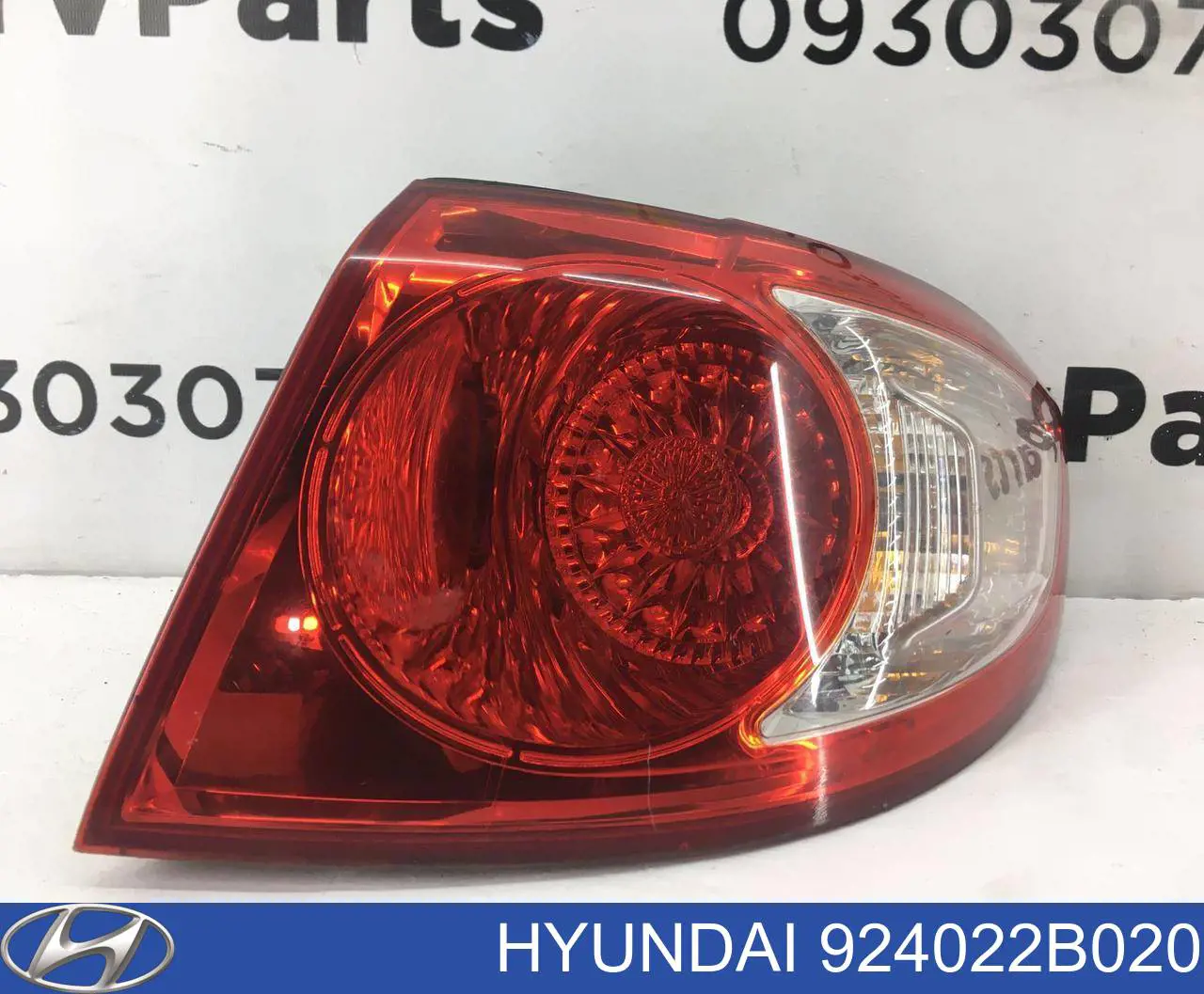 924022B020 Hyundai/Kia Lanterna traseira direita externa