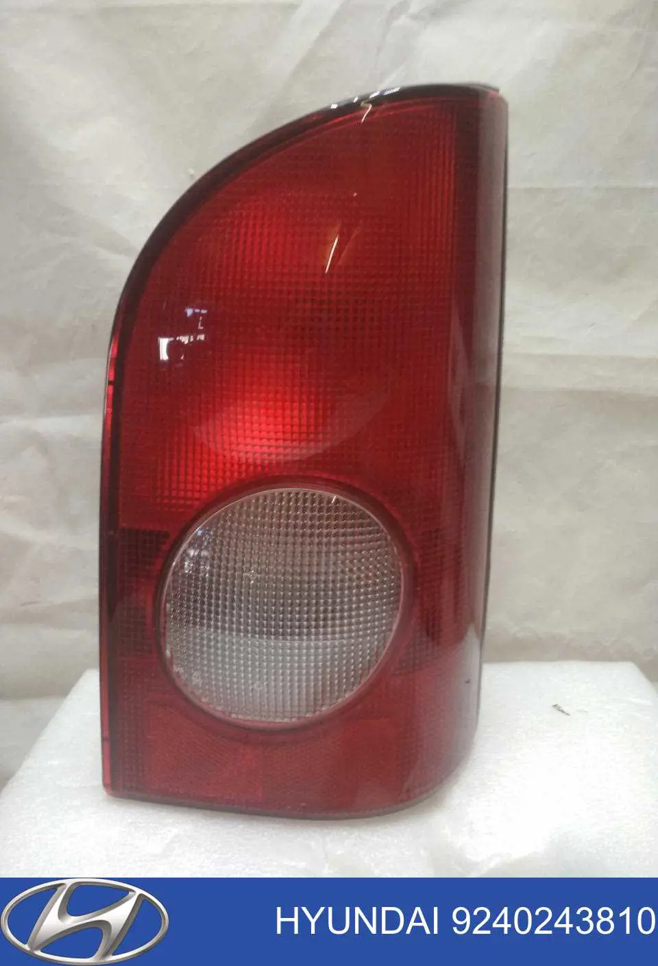 9240243810 Hyundai/Kia Lanterna traseira direita