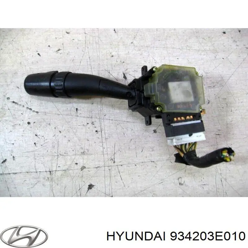 934203E010 Hyundai/Kia Comutador direito instalado na coluna da direção