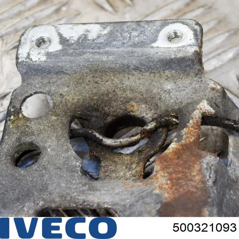 500321093 Iveco Fecho da capota