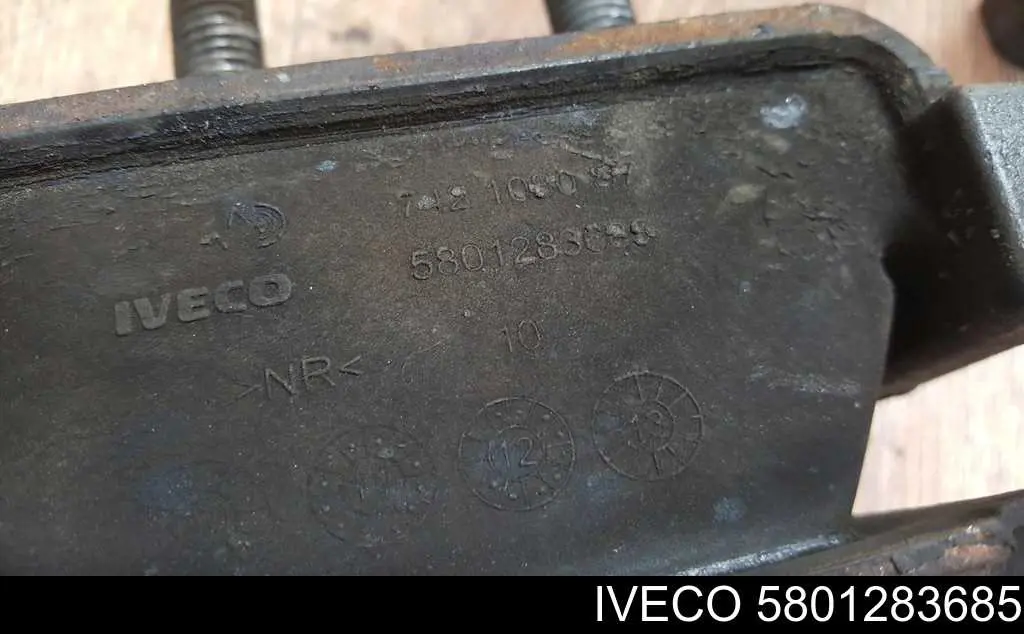 Coxim (suporte) esquerdo/direito de motor 5801283685 Iveco