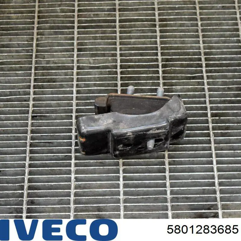 5801283685 Iveco Coxim (suporte) esquerdo/direito de motor