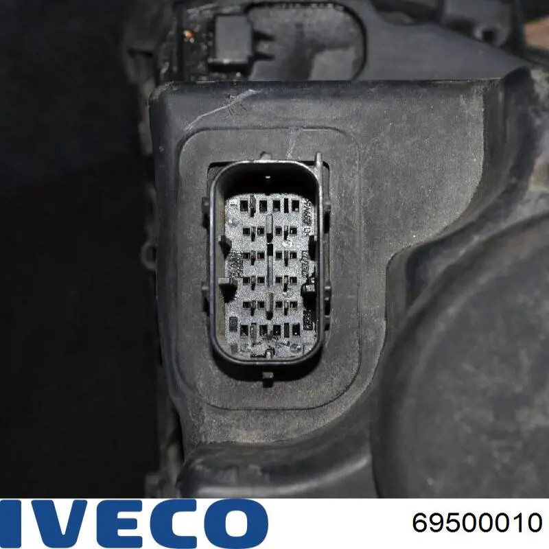 69500010 Iveco Luz direita