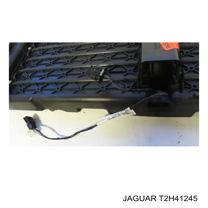 T2H41245 Jaguar Perciana do radiador de esfriamento