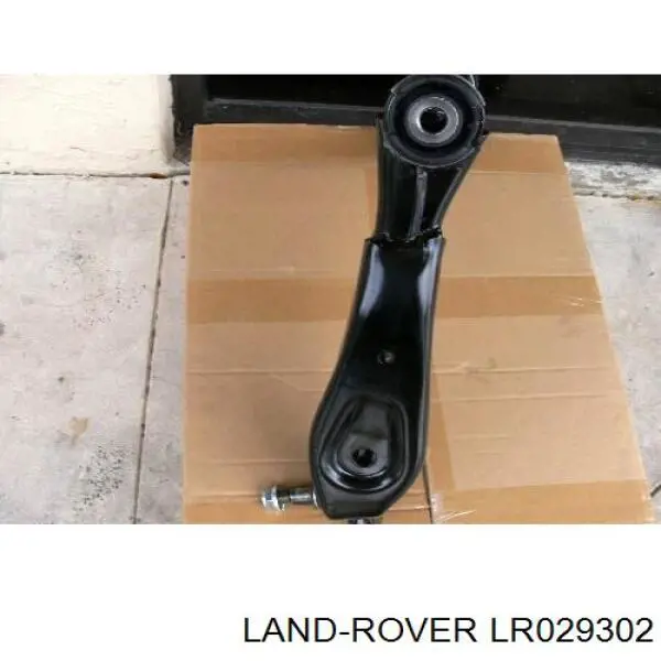 Compre LR029302 Land Rover Braço oscilante inferior esquerdo de suspensão dianteira