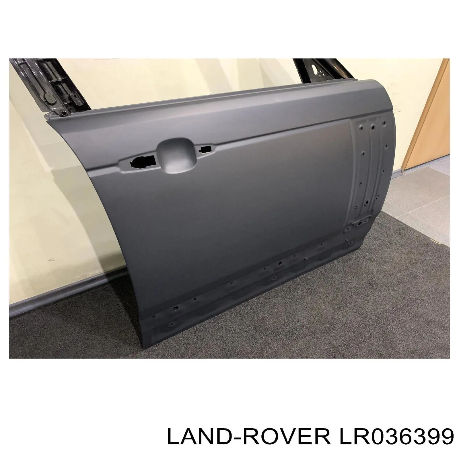 LR036399 Land Rover Porta dianteira direita