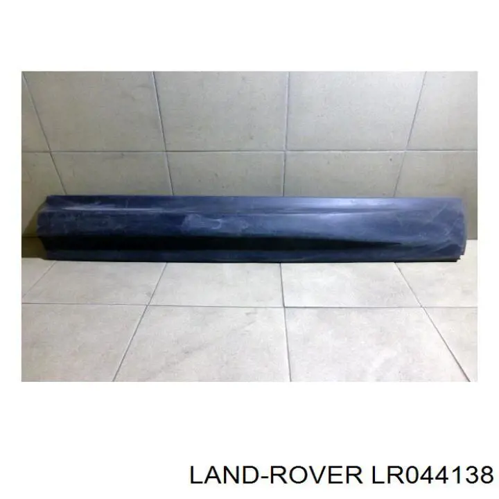 LR125985 Land Rover Moldura da porta dianteira direita inferior