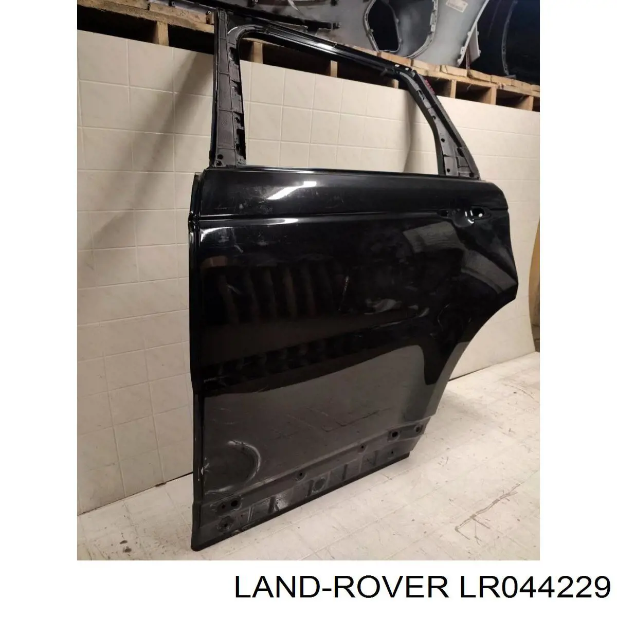 Porta traseira esquerda Land Rover LR044229 preço, a partir de 1491,45 USD