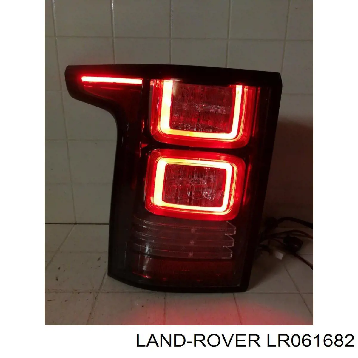 LR061682 Land Rover Lanterna traseira esquerda