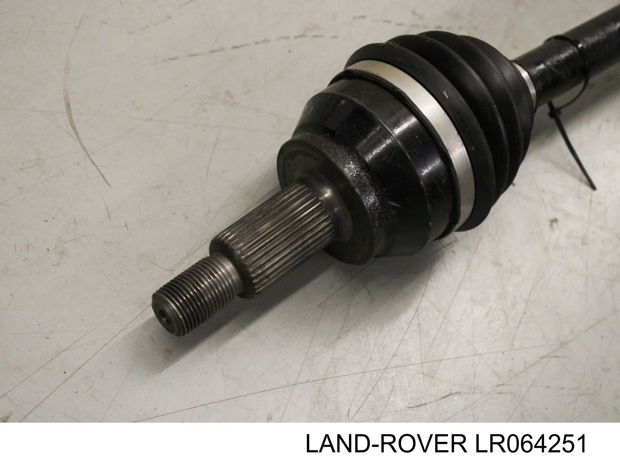 Semieixo (acionador) dianteiro direito Land Rover LR064635 preço, a partir de 188,56 USD
