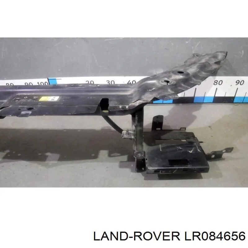 Suporte superior do radiador (painel de montagem de fixação das luzes) LR084656 Land Rover