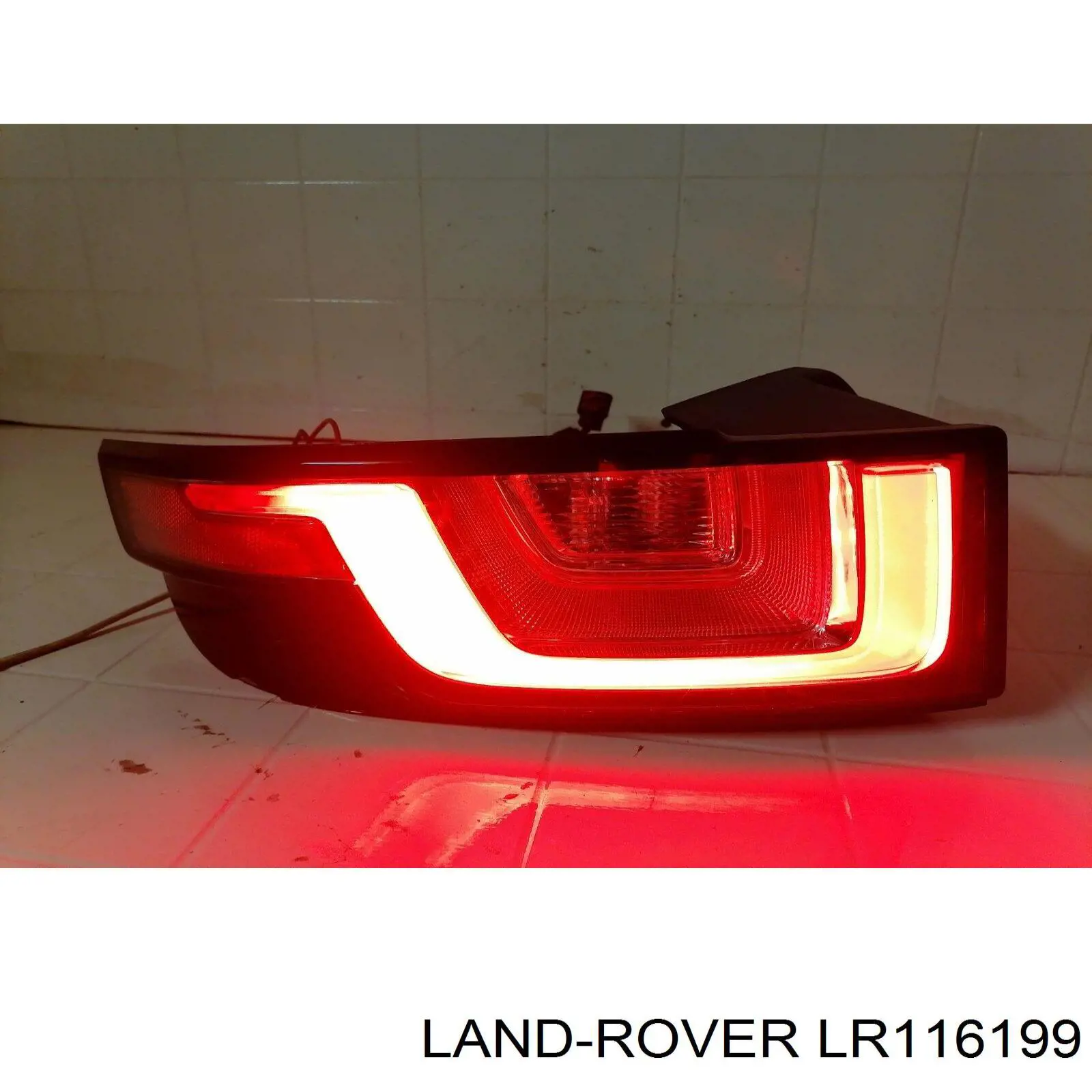 LR116199 Land Rover Lanterna traseira esquerda