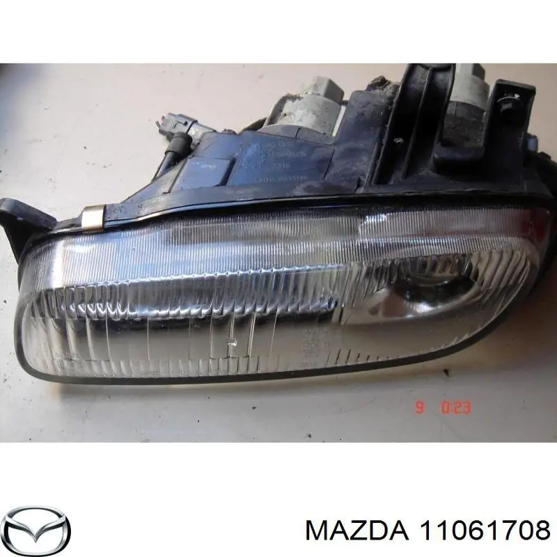 Compre 11061708 Mazda Luz esquerda